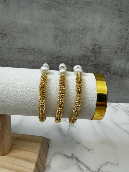 Elastic gold and Perl bracelet