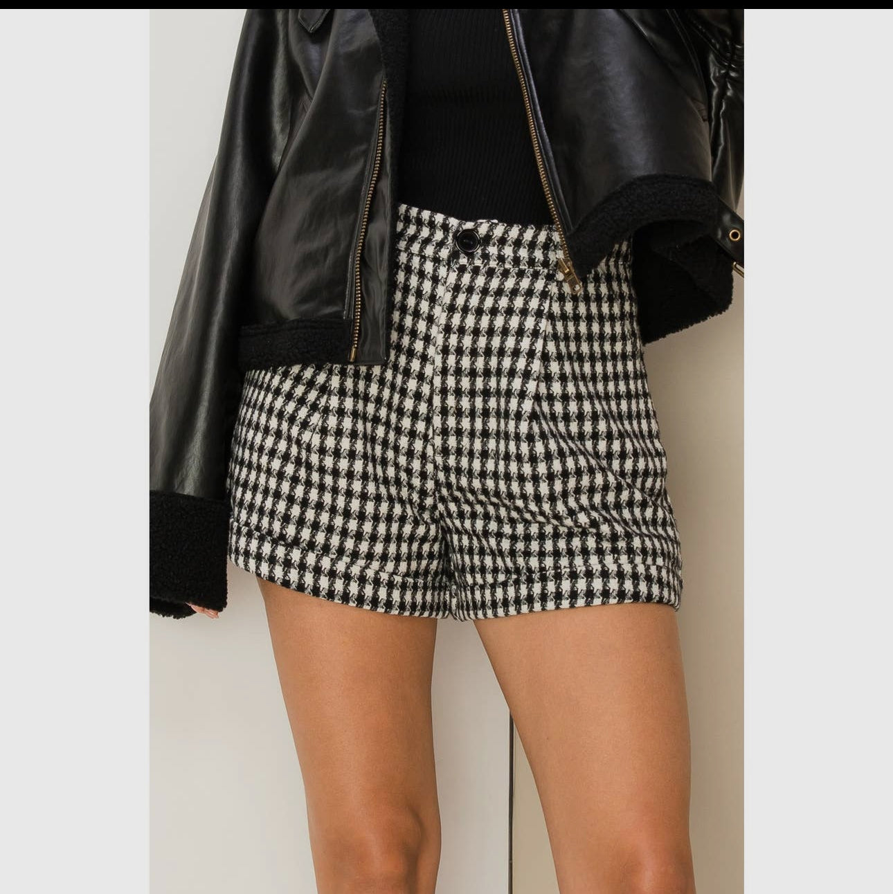 Plaid black shorts